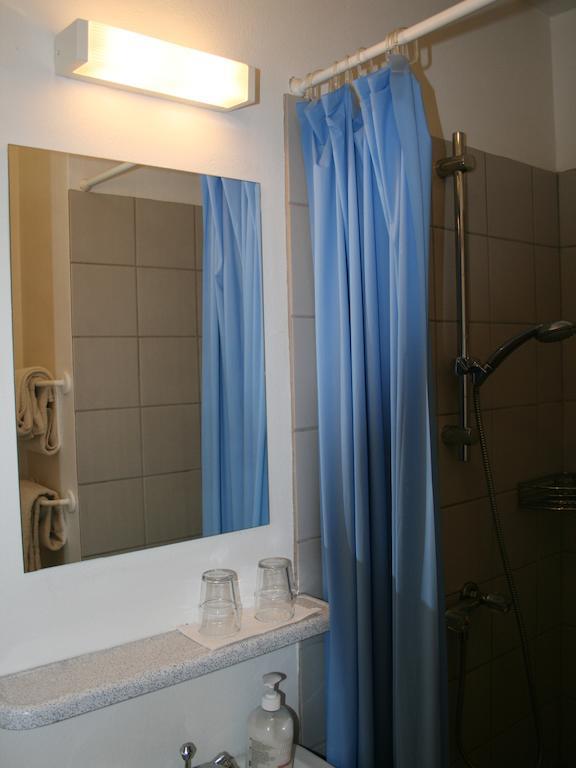 Brekkulaekur Guesthouse Hunathing Vestra Pokoj fotografie