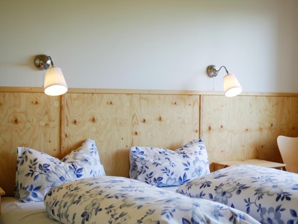 Brekkulaekur Guesthouse Hunathing Vestra Pokoj fotografie